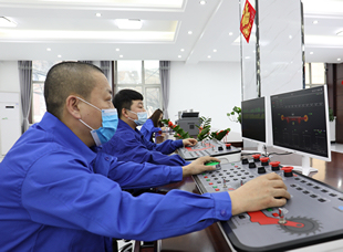 2020年末，龍煤集團(tuán)推動新舊動能轉(zhuǎn)換，加快智能化礦山建設(shè)步伐，龍煤雞西礦業(yè)公司東山煤礦智能化工作面投產(chǎn)。