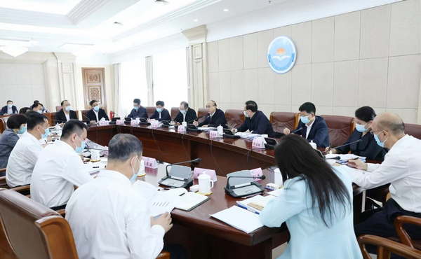 9月8日上午，省委書記、省人大常委會主任許勤與省工商聯新一屆領導班子成員座談。