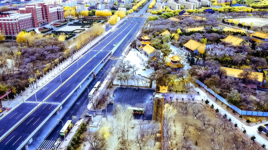 中國高寒地區(qū)跨度最大、噸位最重連續(xù)梁橋建成通車。
