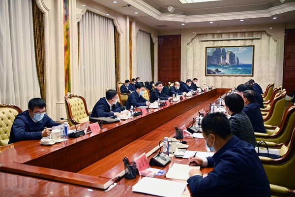胡昌升主持召開座談會，宣講黨的二十大精神，對牡丹江市經濟運行和安全生產工作進行調度。