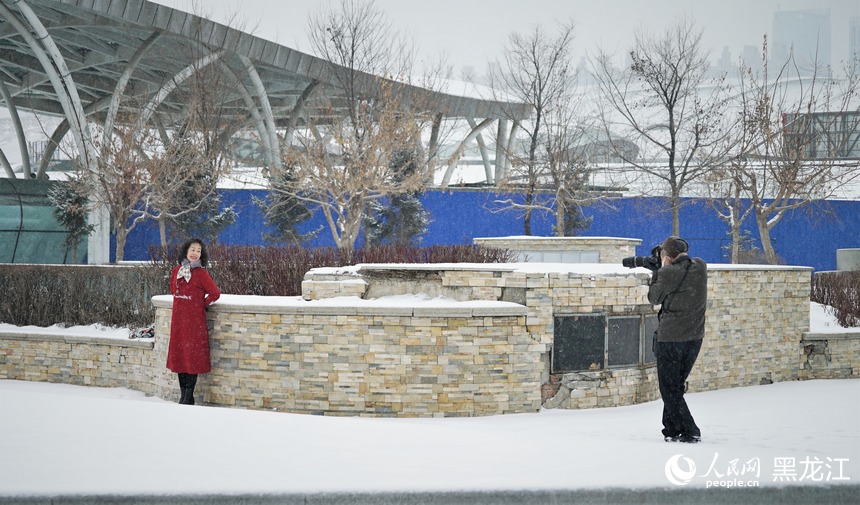 哈爾濱迎春雪 市民暢玩樂(lè)趣多