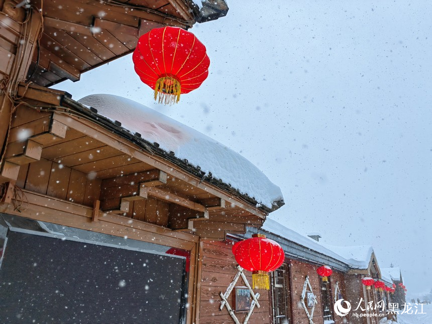 雪迎八方客 中國(guó)雪鄉(xiāng)正式開園