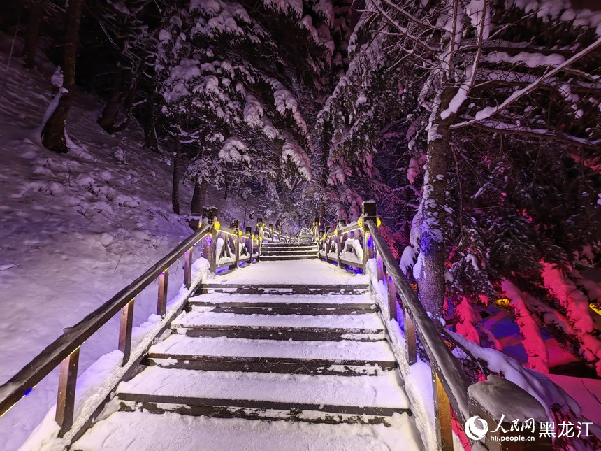 雪迎八方客 中國雪鄉正式開園