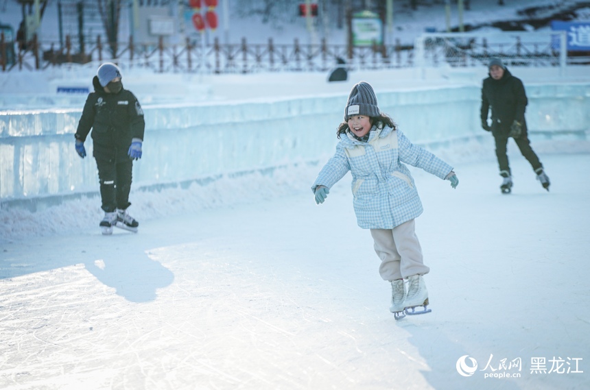 哈爾濱：快樂寒假 暢享冰雪運動