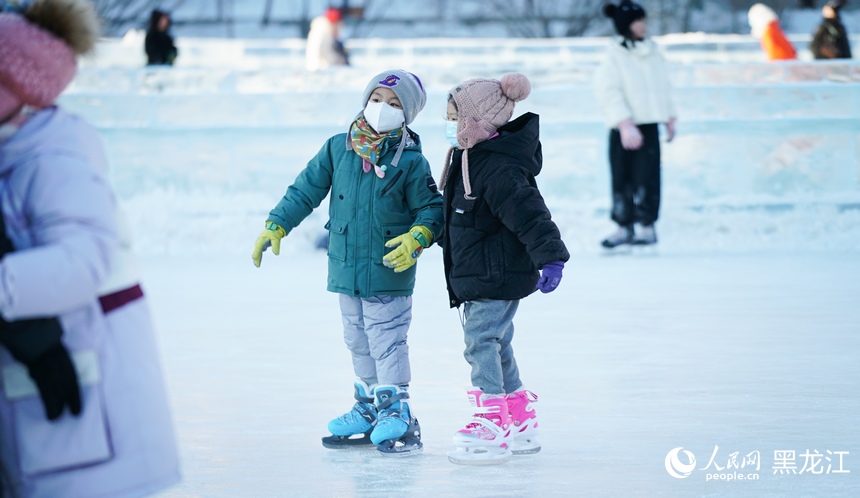 哈爾濱：快樂寒假 暢享冰雪運動