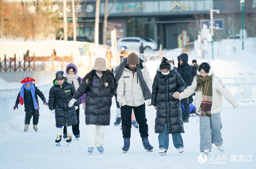 哈爾濱：快樂寒假 暢享冰雪運動