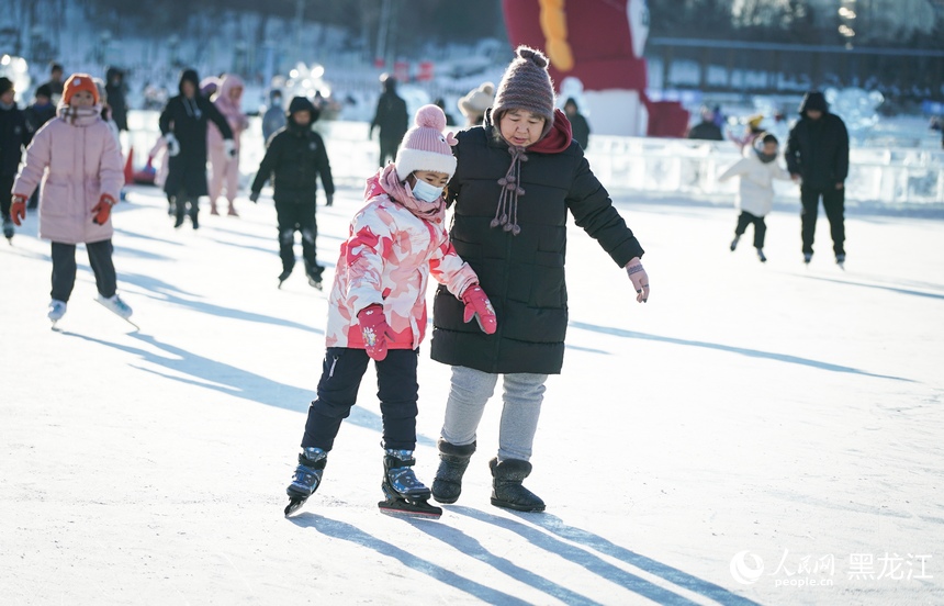 哈爾濱：快樂寒假 暢享冰雪運動