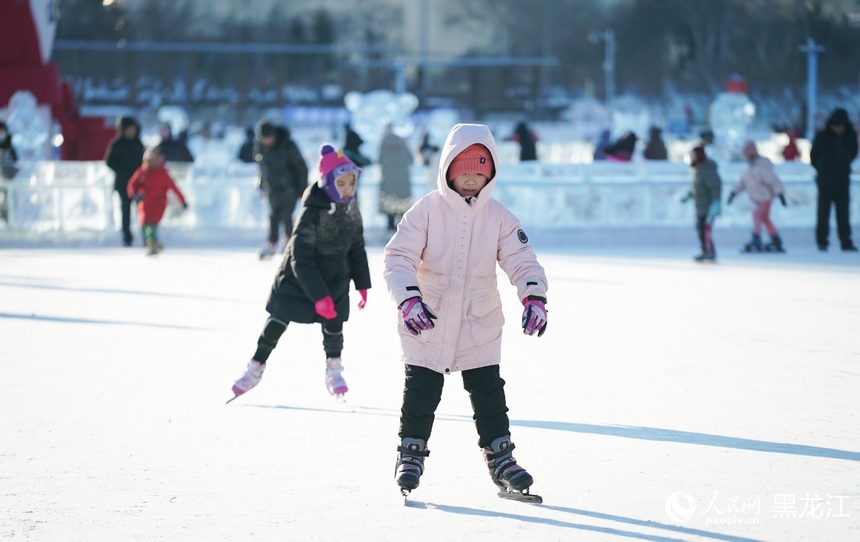 哈爾濱：快樂寒假 暢享冰雪運動