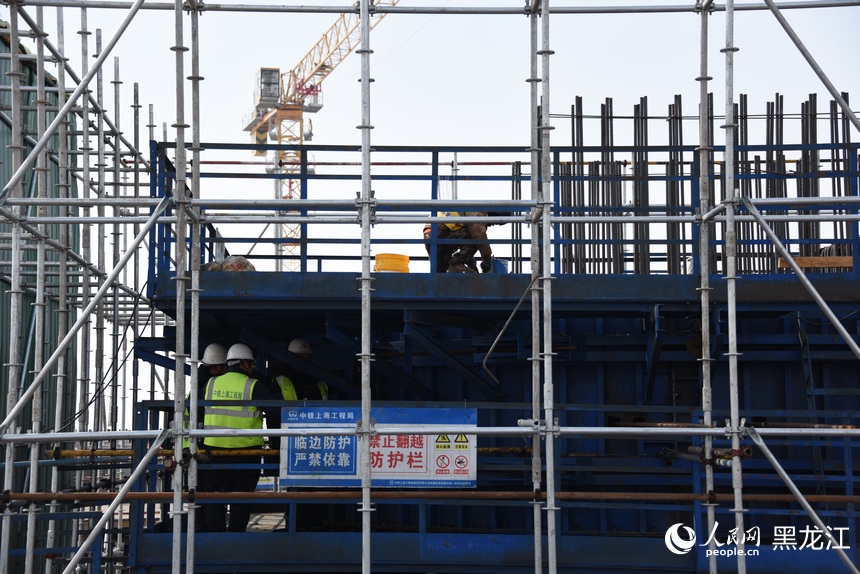 我國在建最北端高鐵正式復工 預計年內完成鐵伊段站前鋪軌工程