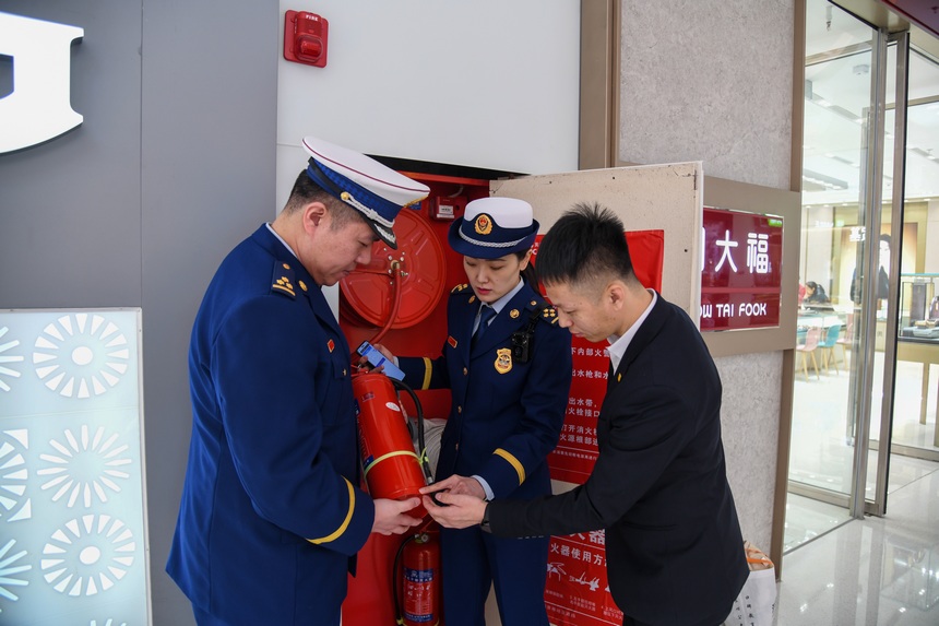 哈爾濱市消防救援支隊(duì)開(kāi)展消防產(chǎn)品專項(xiàng)整治行動(dòng)及現(xiàn)場(chǎng)銷毀活動(dòng)
