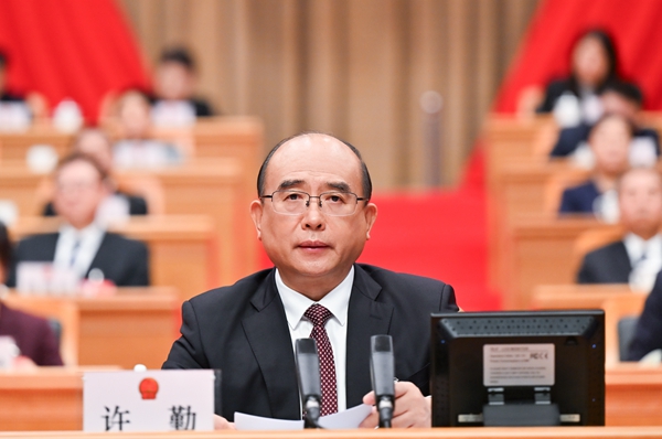 省委書記、省人大常委會主任許勤在閉幕會上作講話