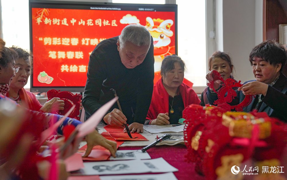新春走基層丨社區里的“幸福年”