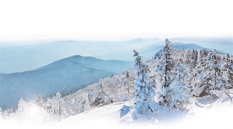 亞布力滑雪場大鍋盔山頂。本報記者 張澍攝