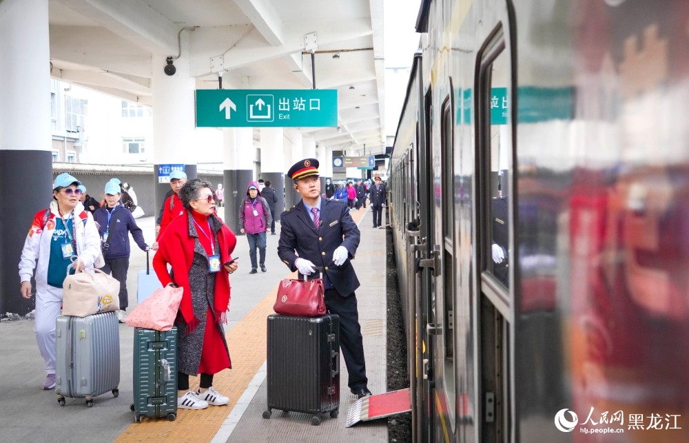 黑龍江開行今年首趟港澳“銀發(fā)”旅游專列