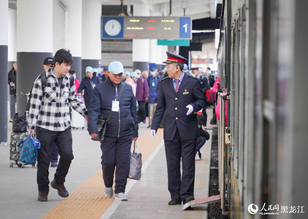 黑龍江開行今年首趟港澳“銀發”旅游專列