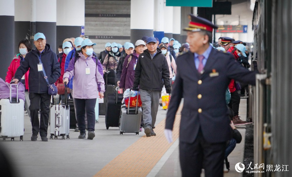 黑龍江開行今年首趟港澳“銀發”旅游專列