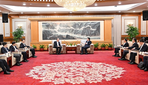 黑龍江省與深圳市舉行工作會(huì)談。